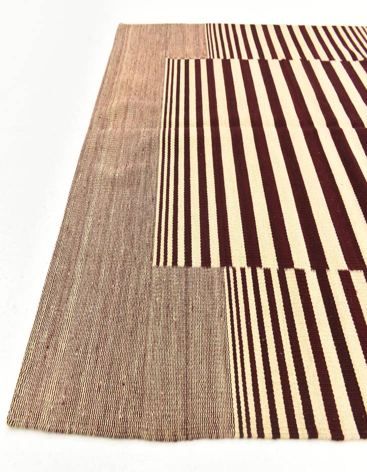 Detail image of  4' 3 x 5' 10  Hand Woven Kilim Modern Wool Rug