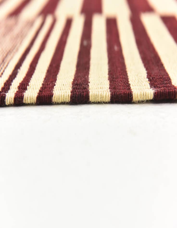 Detail image of  4' 3 x 5' 10  Hand Woven Kilim Modern Wool Rug