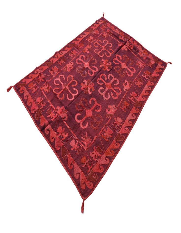 Detail image of  4' 1 x 5' 8  Hand Woven Kilim Suzani Wool Rug