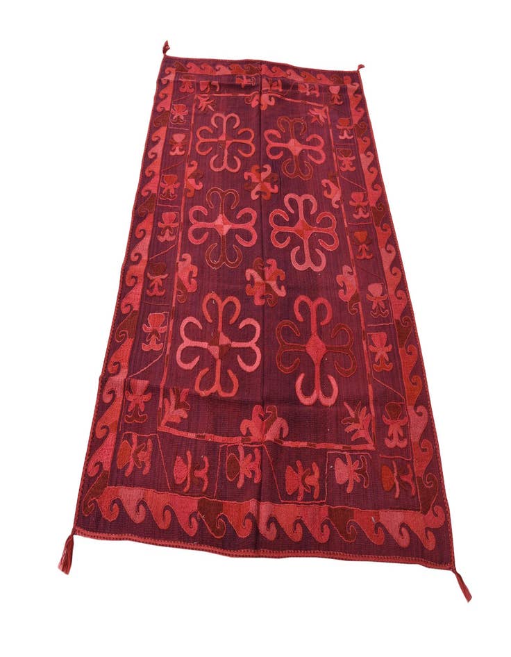 Detail image of  4' 1 x 5' 8  Hand Woven Kilim Suzani Wool Rug