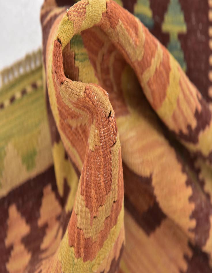 Detail image of 2' 6 x 4' 3 Hand Woven Kilim Waziri Wool Rug