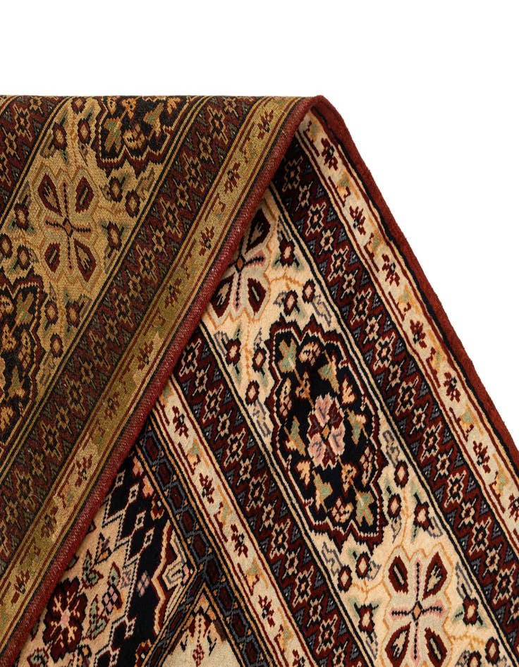 Detail image of  3' 2 x 5'  Hand Knotted Lahour Oriental Wool Rug