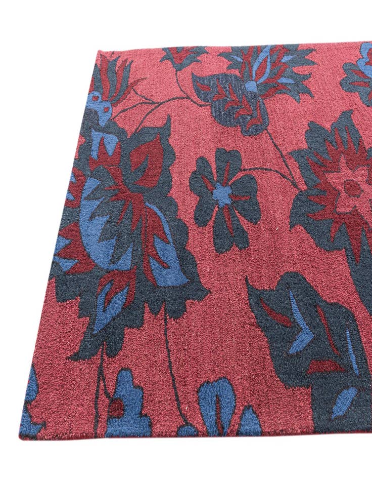 Detail image of  5' 1 x 8' Luna Rug