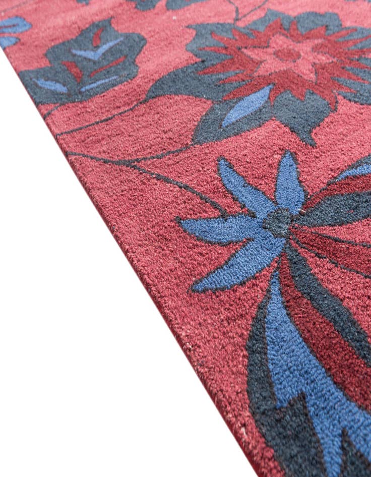 Detail image of  5' 1 x 8' Luna Rug