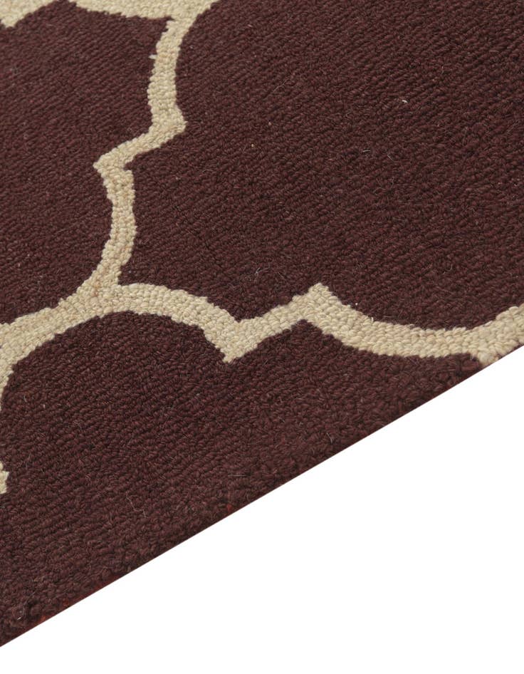 Detail image of  5' 1 x 8' Luna Wool Rug