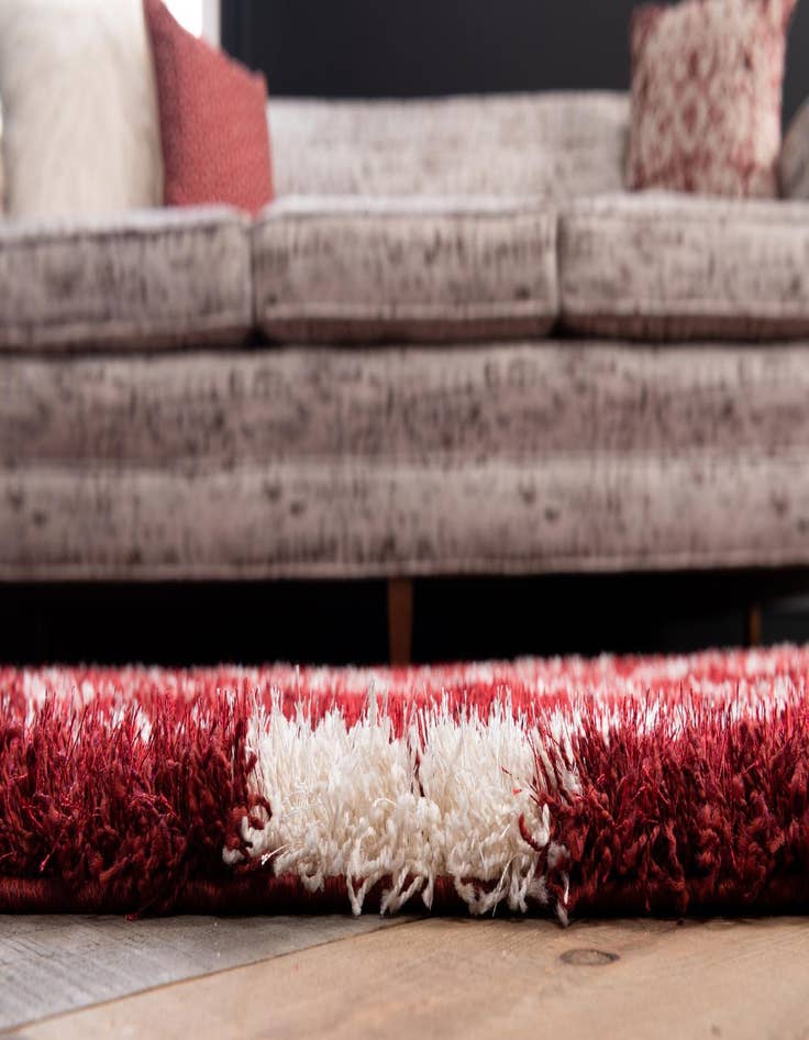 Detail image of 5' x 8' Luxury Trellis Shag Rug