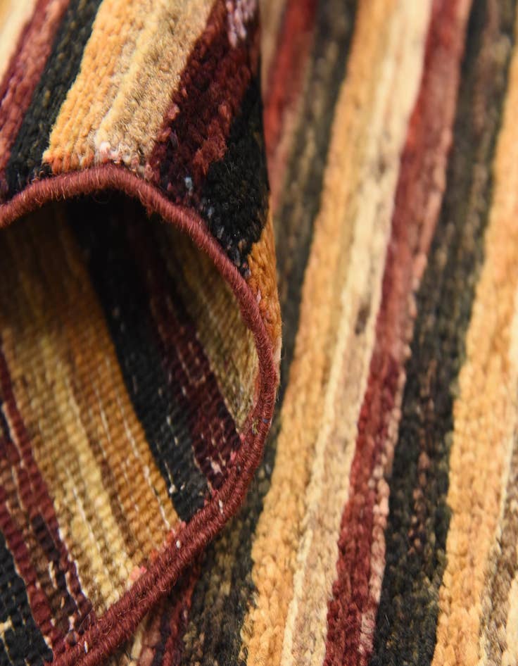 Detail image of  4' 9 x 6' 9  Hand Knotted Modern Ziegler Rug