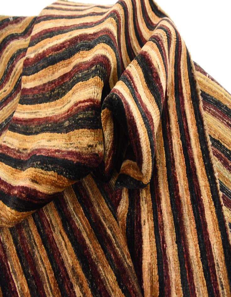 Detail image of  4' 9 x 6' 9  Hand Knotted Modern Ziegler Rug