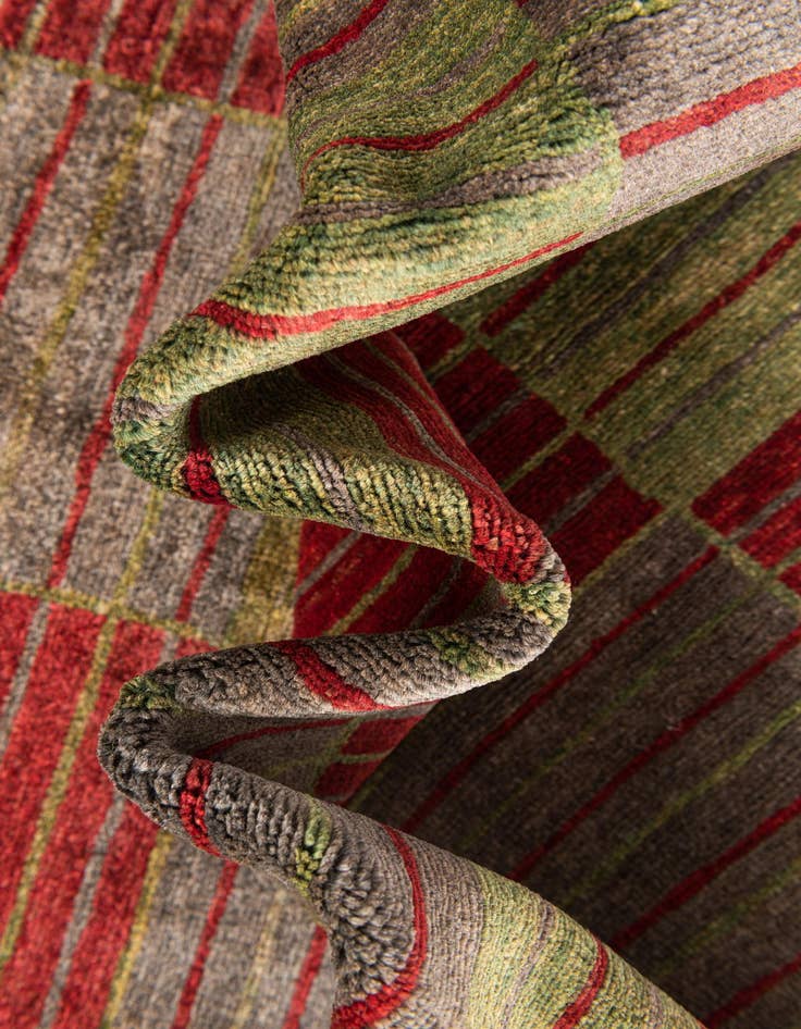 Detail image of  5' 10 x 7' 4  Hand Knotted Modern Ziegler Rug