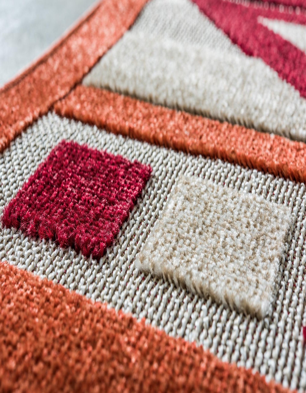 Burgundy 5' x 8' Modern Indoor / Outdoor Rug | Rugs.com