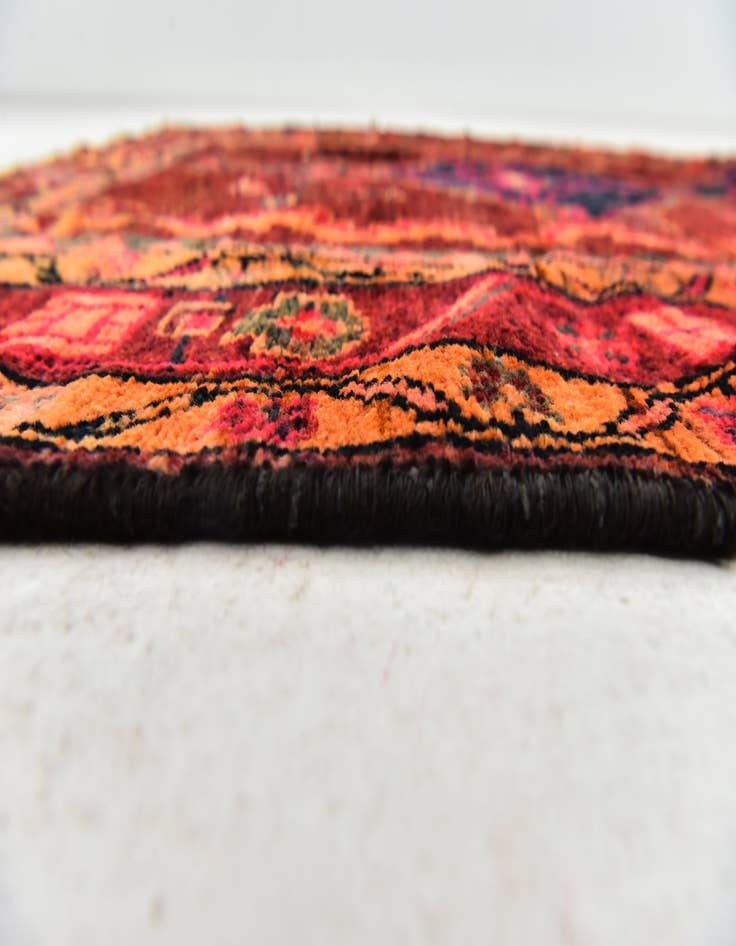 Detail image of 4' 3 x 7' Hand Knotted Shiraz Persian Wool Rug