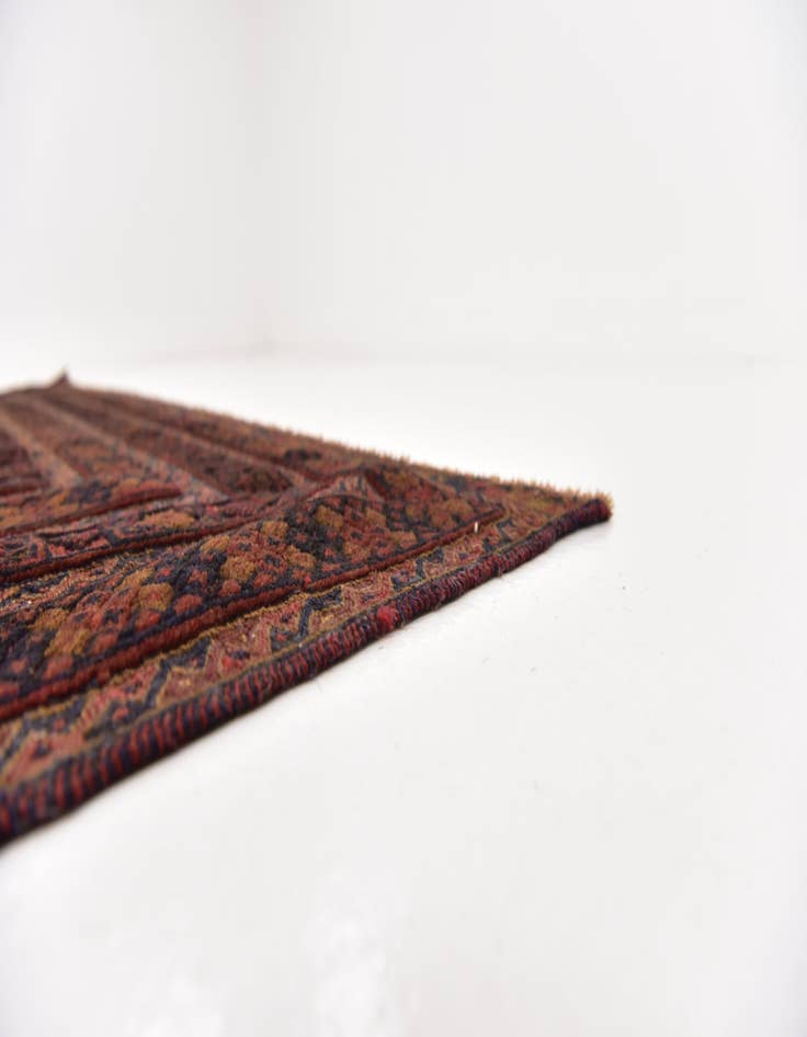 Detail image of  6' 7 x 9' 5  Hand Knotted Sumak Rug