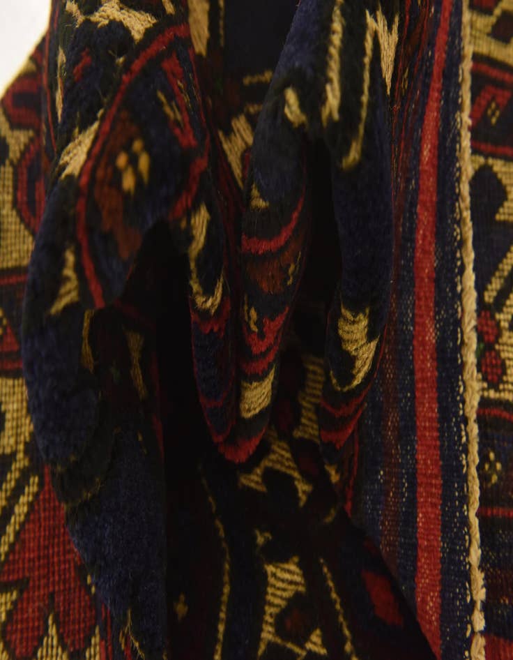 Detail image of 2' 10 x 4' 8 Hand Knotted Sumak Wool Rug