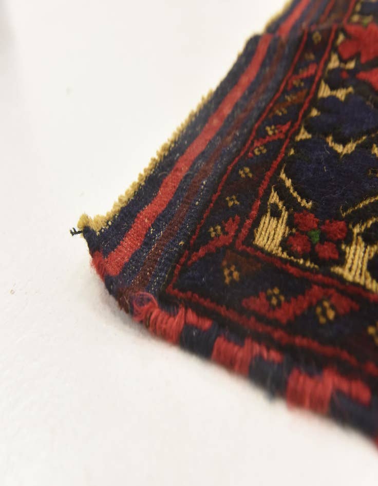 Detail image of 2' 10 x 4' 8 Hand Knotted Sumak Wool Rug