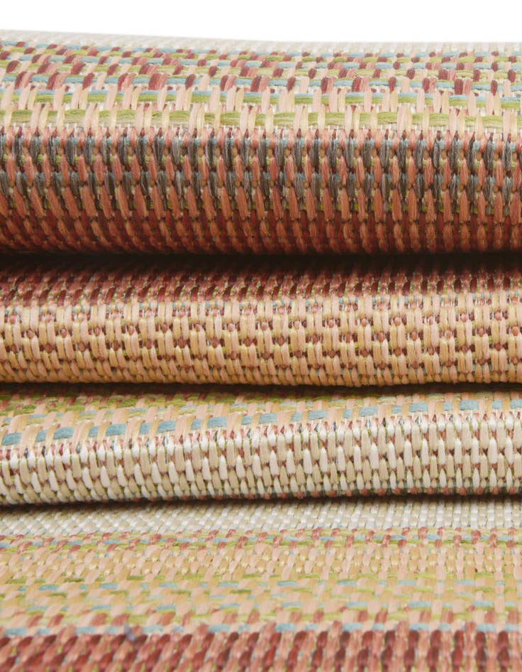 Detail image of  7' 10 x 7' 10  Washable Baja Indoor / Outdoor Round Rug