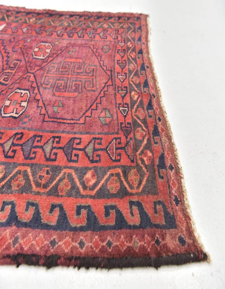 Detail image of  4' 7 x 4' 7 Shiraz Wool Square Rug