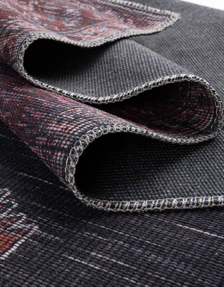 Detail image of  4' x 4'  Washable Sisu Round Rug