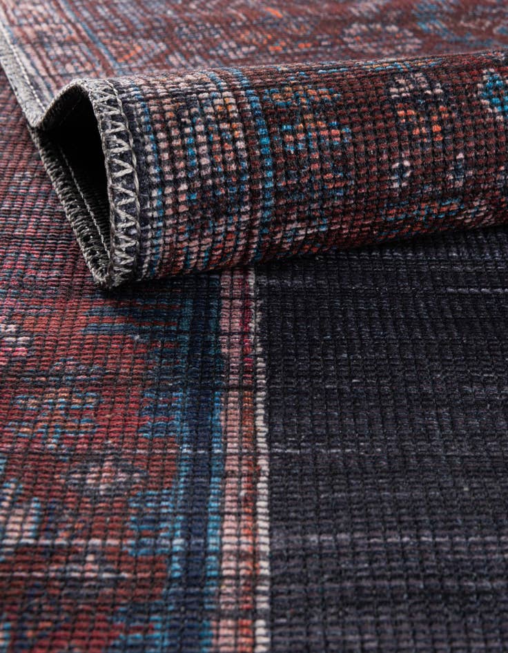 Detail image of  5' 3 x 5' 3  Washable Sisu Square Rug