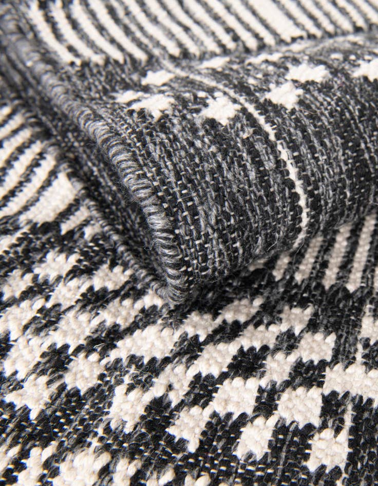 Detail image of  4' 1 x 6' 1  Washable Eco Bohemian Indoor / Outdoor Rug