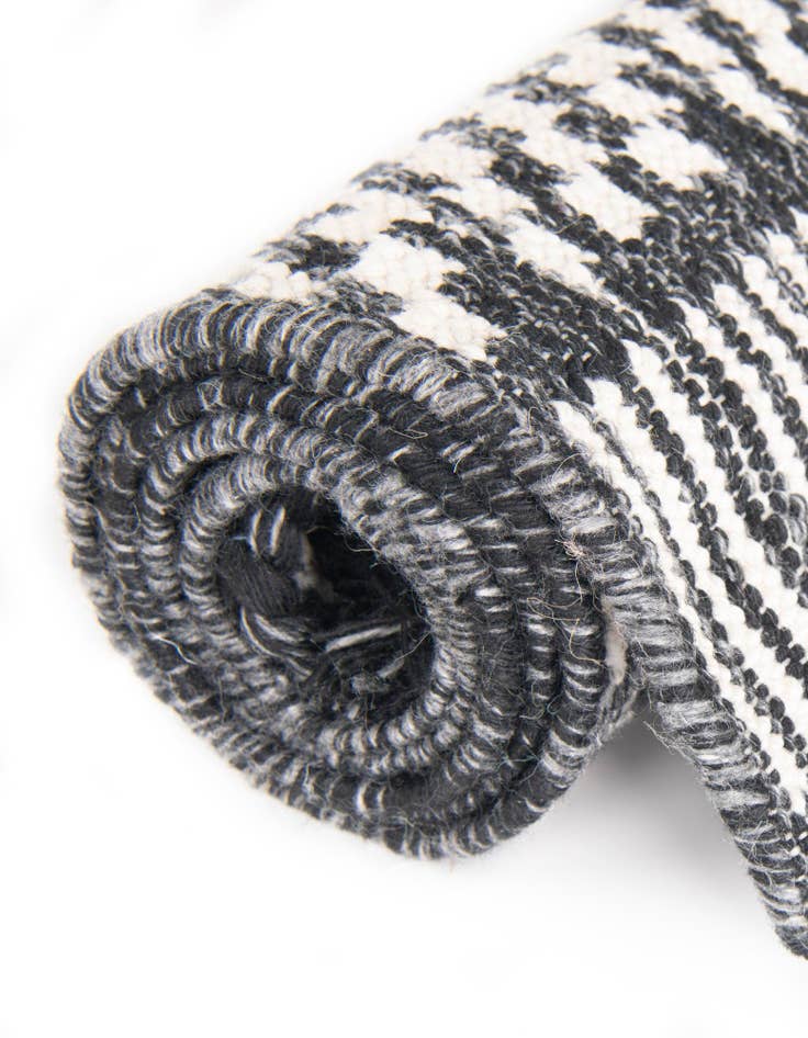 Detail image of  4' 1 x 6' 1  Washable Eco Bohemian Indoor / Outdoor Rug