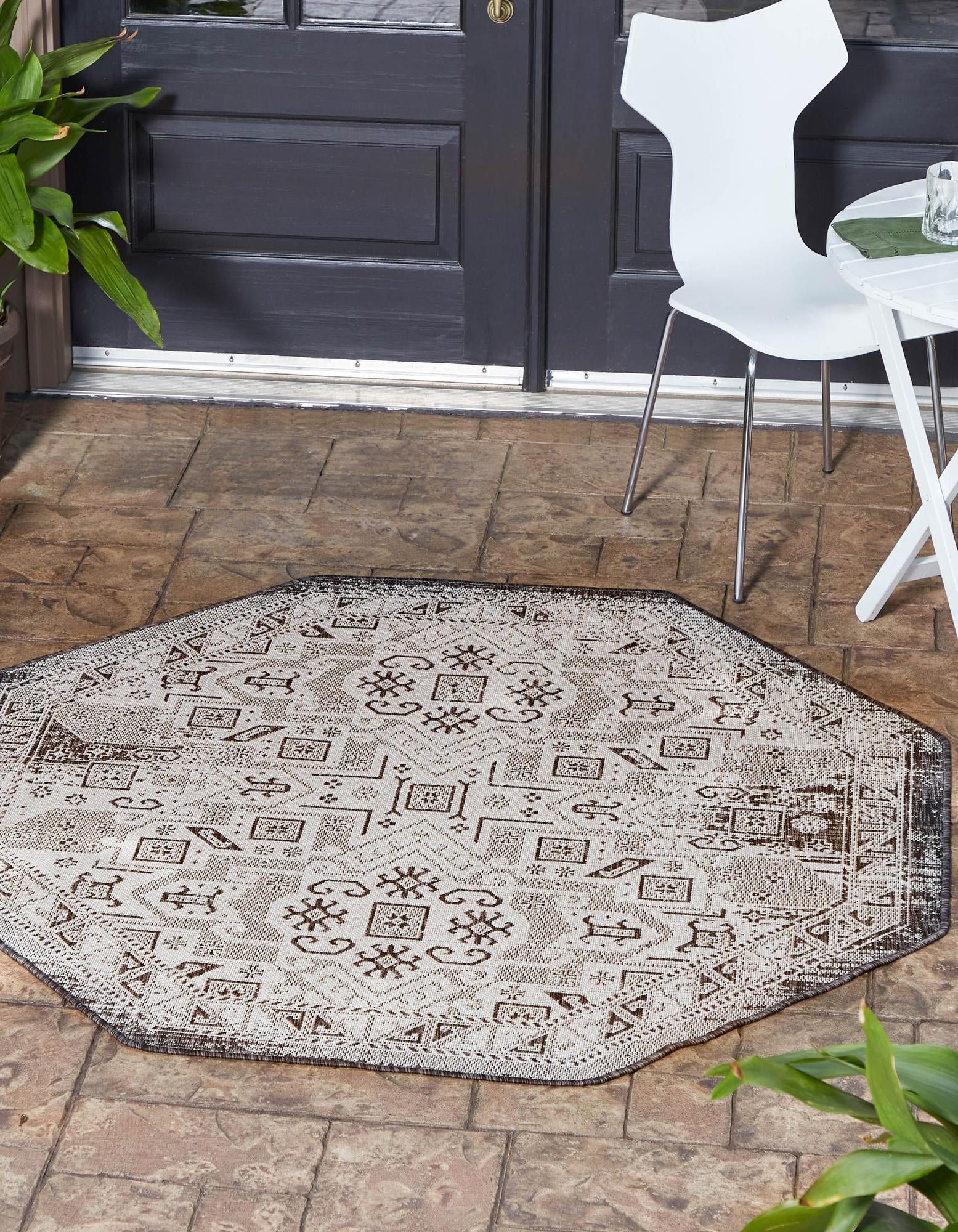 Charcoal Gray 5' 3 x 5' 3 Aztec Indoor / Outdoor Octagon Rug | Rugs.com