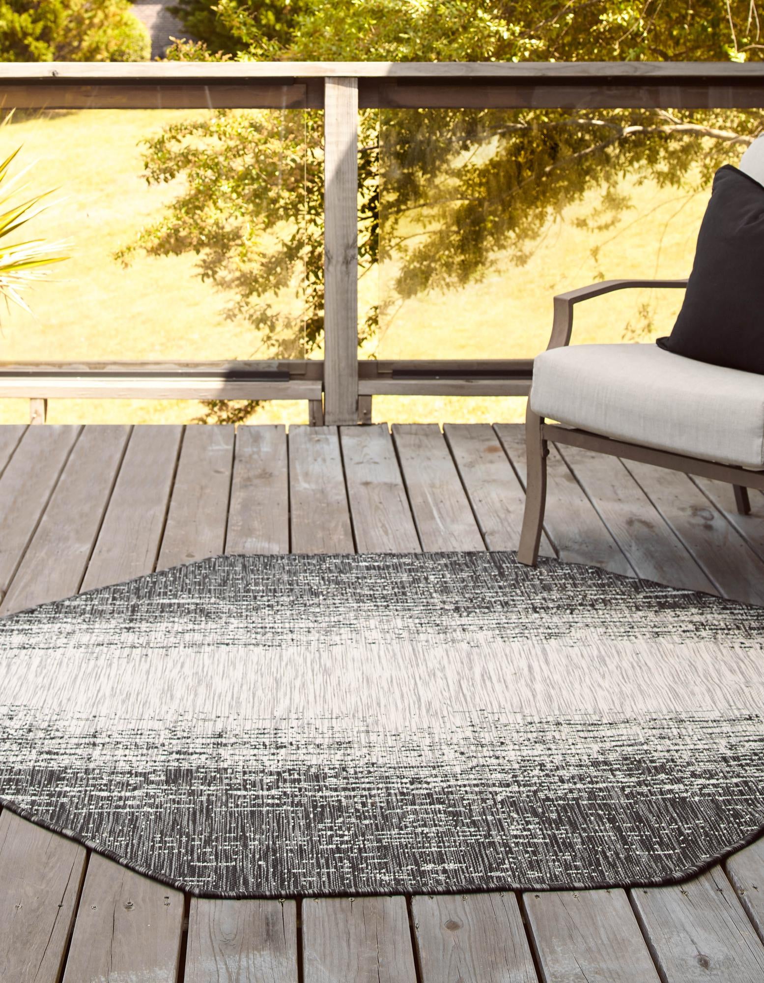 Charcoal Gray 5' 3 x 5' 3 Brook Modern Indoor / Outdoor Octagon Rug ...
