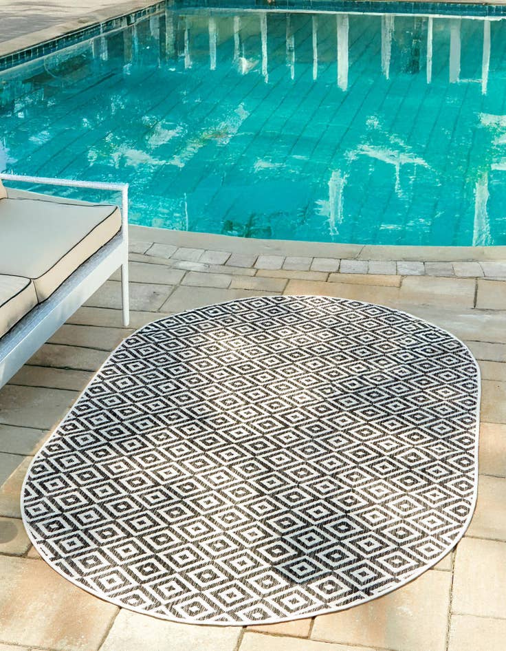 Detail image of  7' 10 x 10'  Washable Jill Zarin Costa Rica Indoor / Outdoor Oval Rug