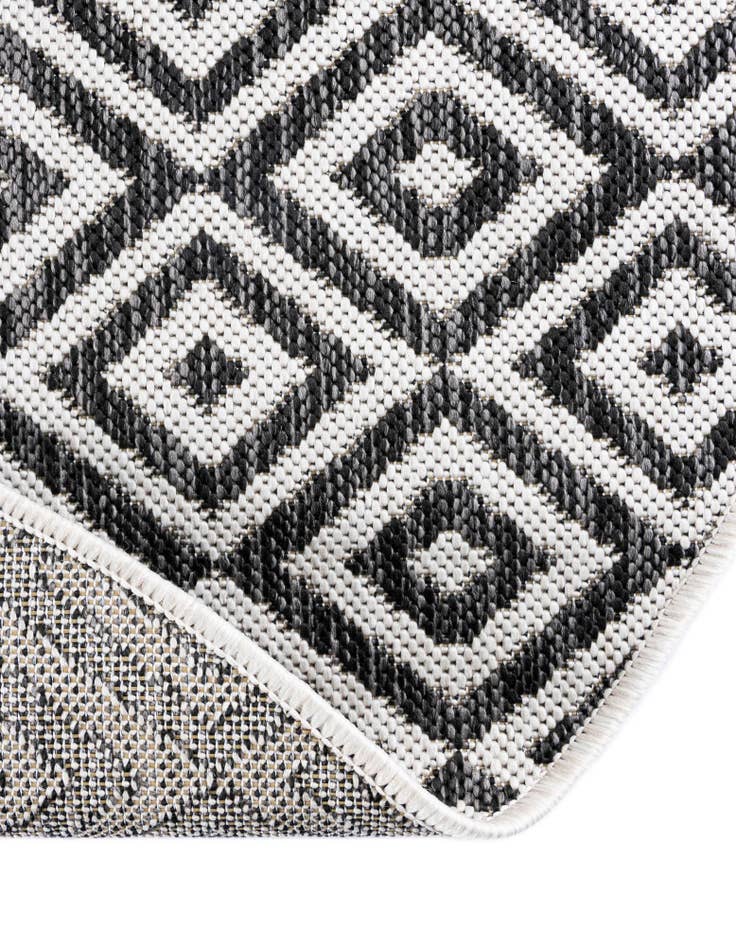 Detail image of  7' 10 x 10'  Washable Jill Zarin Costa Rica Indoor / Outdoor Oval Rug