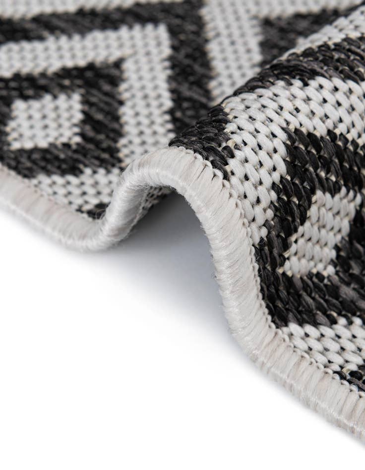 Detail image of  7' 10 x 10'  Washable Jill Zarin Costa Rica Indoor / Outdoor Oval Rug