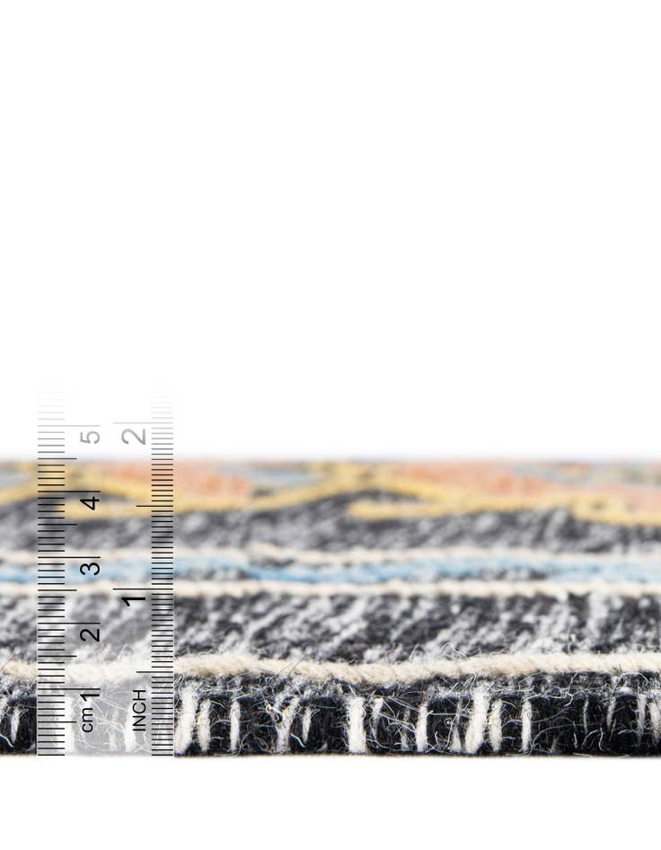 Detail image of  4' 1 x 6' 1  Hand Woven Kilim Wool Rug