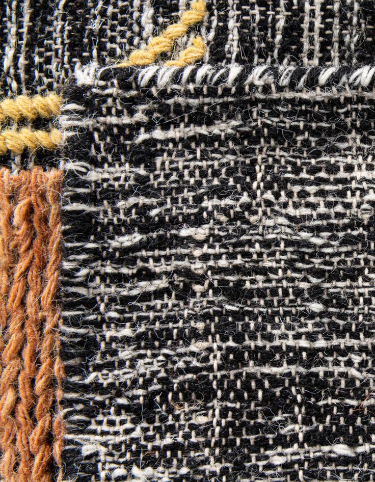 Detail image of  4' 1 x 6' 1  Hand Woven Kilim Wool Rug