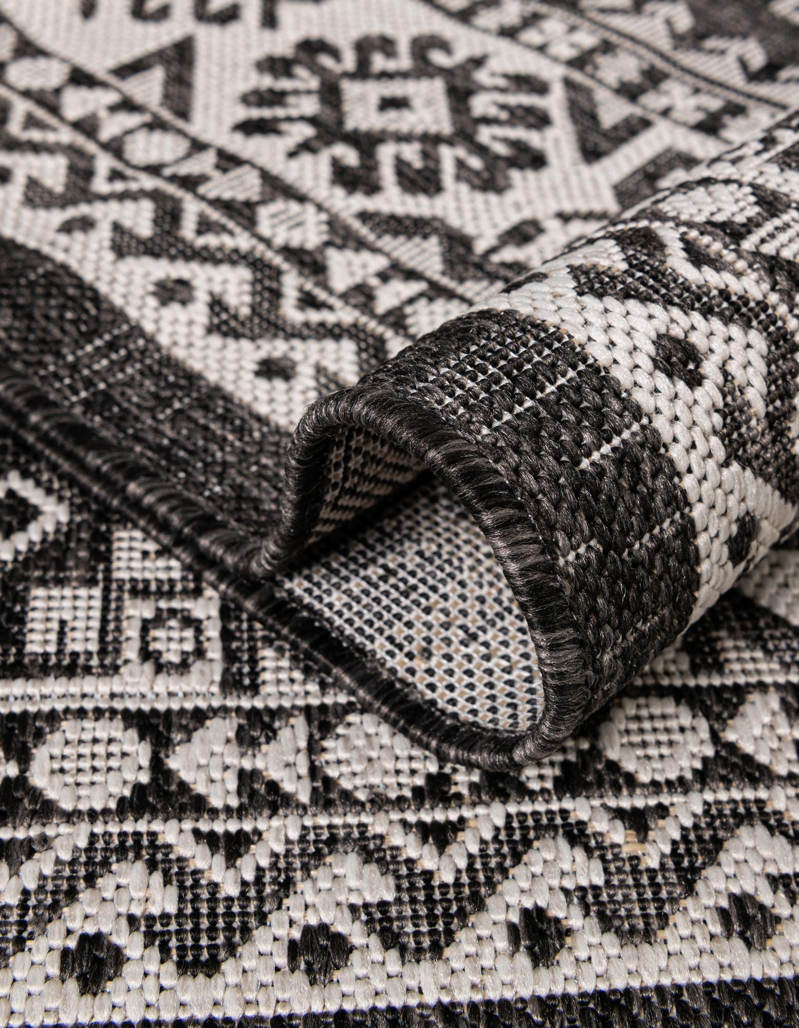 Charcoal Gray 5' 3 x 7' Aztec Indoor / Outdoor Rug | Rugs.com