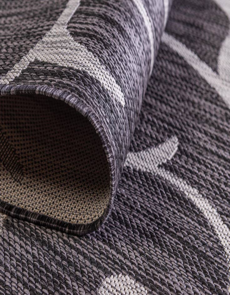 Detail image of  7' 10 x 11'  Washable Botanical Indoor / Outdoor Rug