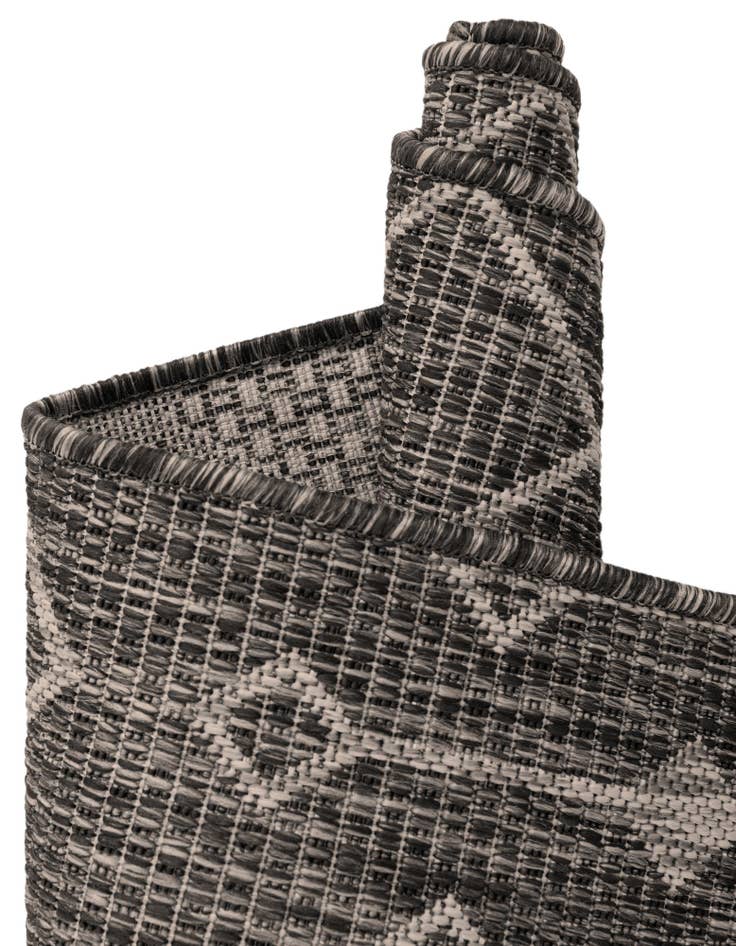 Detail image of  9' x 12'  Washable Lattice Indoor / Outdoor Rug