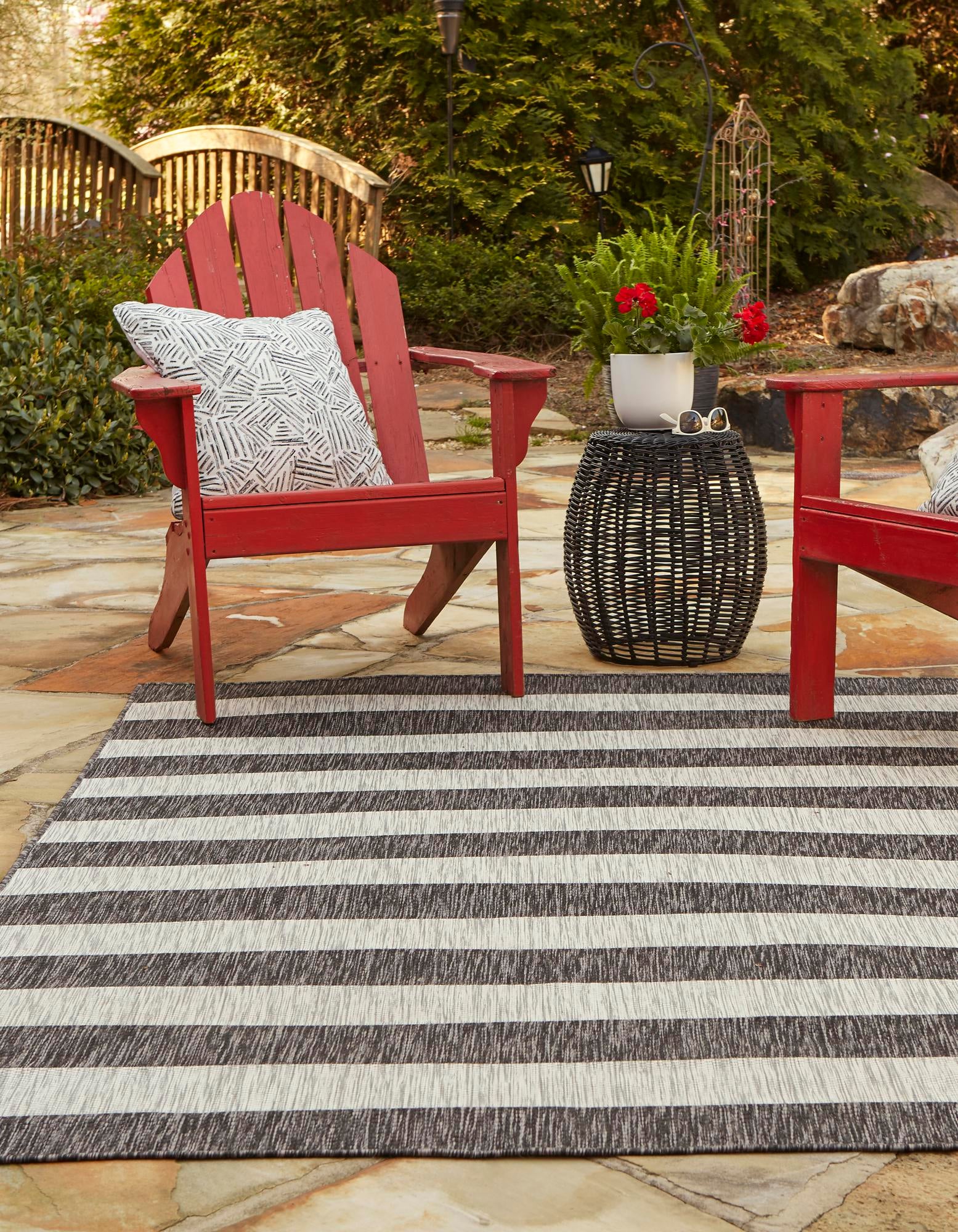 Charcoal Gray 10' x 14' Ribbon Indoor / Outdoor Rug | Rugs.com