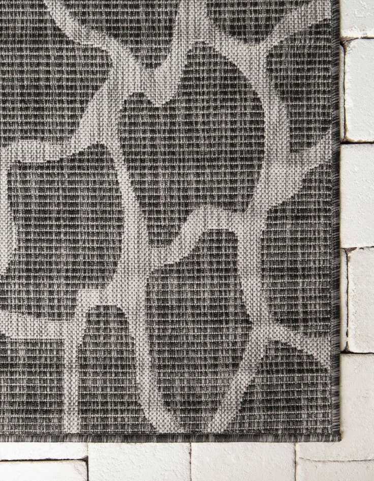 Detail image of  7' x 10'  Washable Safari Indoor / Outdoor Rug