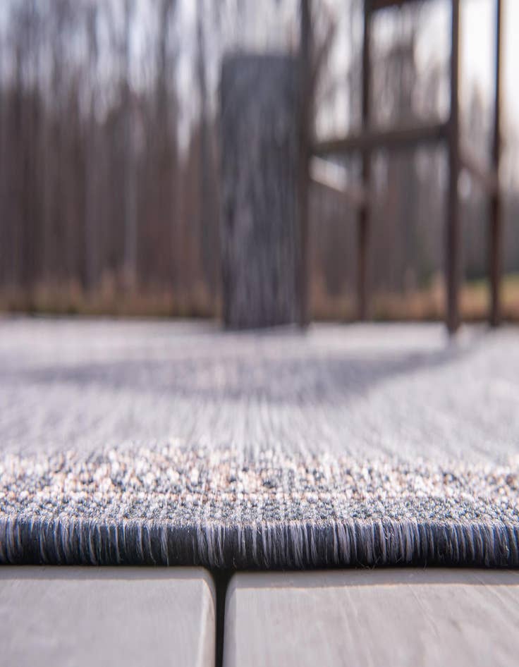 Detail image of  4' x 6'  Washable Traditional Indoor / Outdoor Rug