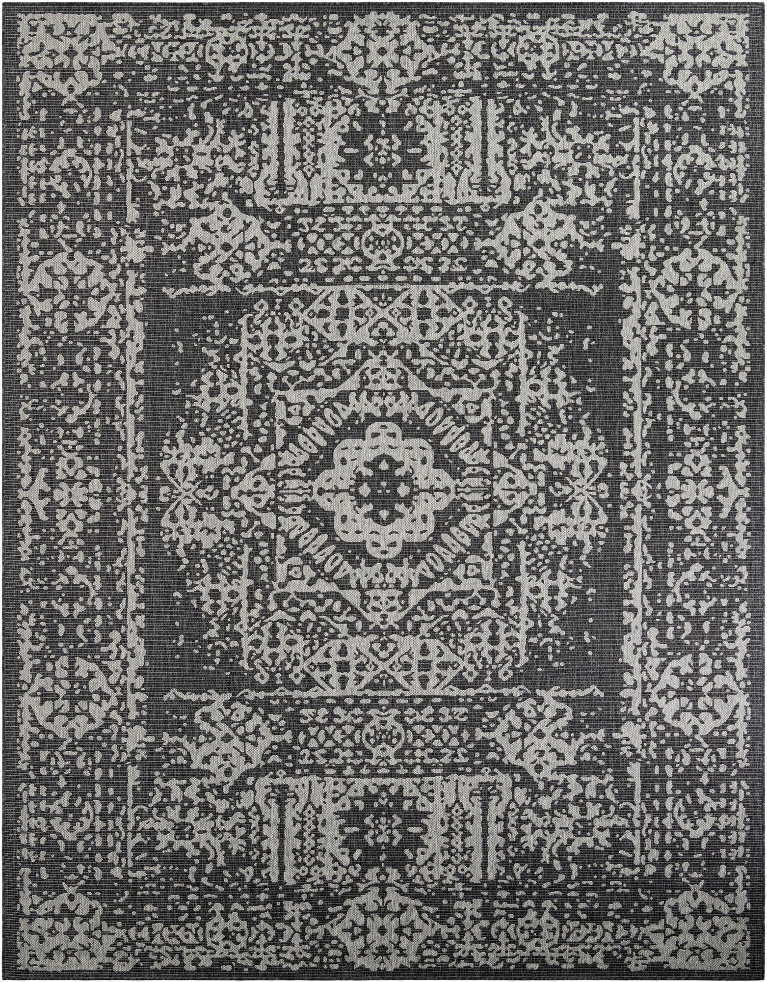  10' x 13'  Washable Traditional Indoor / Outdoor Rug