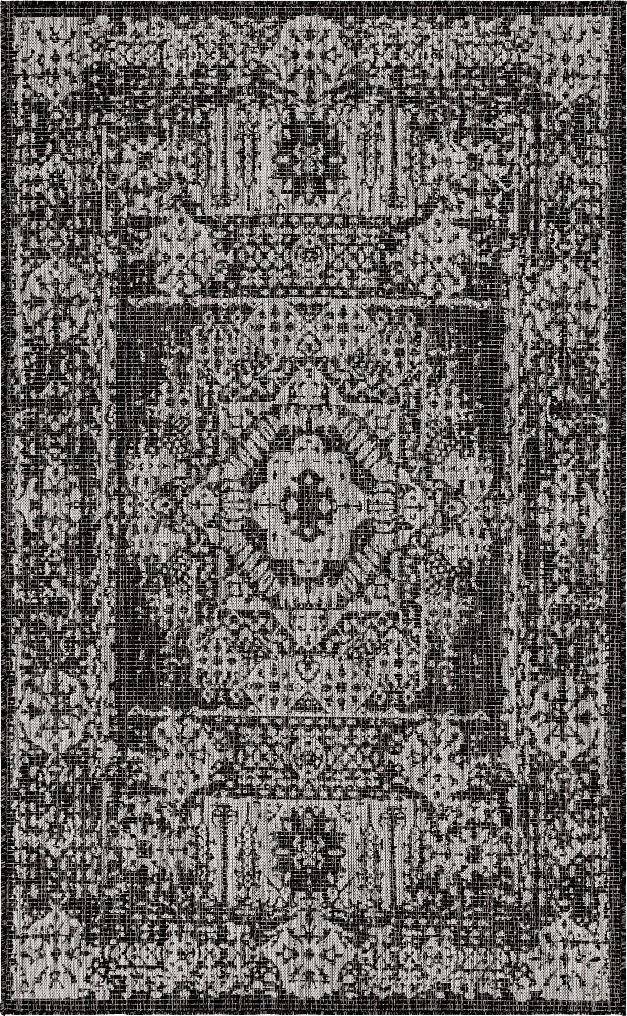  5' 3 x 8'  Washable Traditional Indoor / Outdoor Rug
