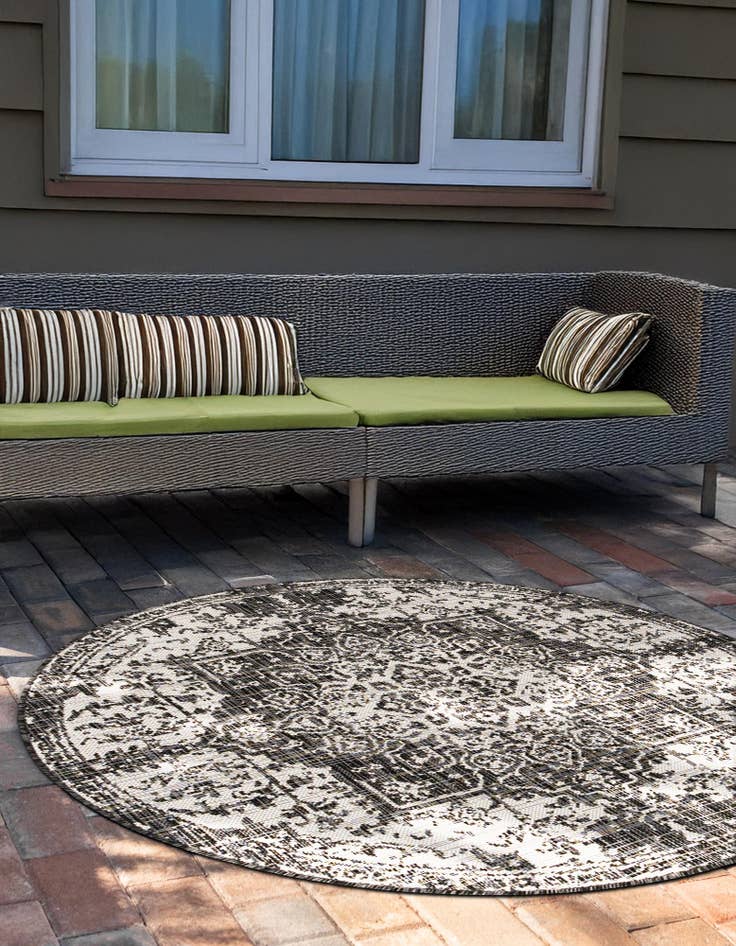 Detail image of  4' x 4'  Washable Jill Zarin Dubai Indoor / Outdoor Round Rug