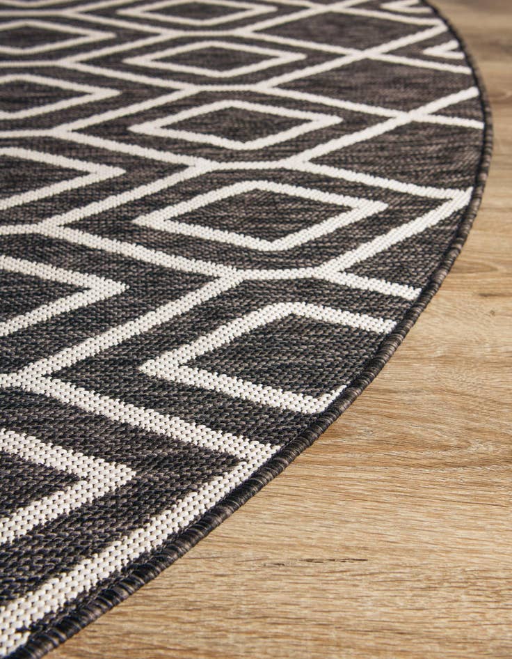 Detail image of 7' x 7' Washable Jill Zarin Indoor / Outdoor Round Rug