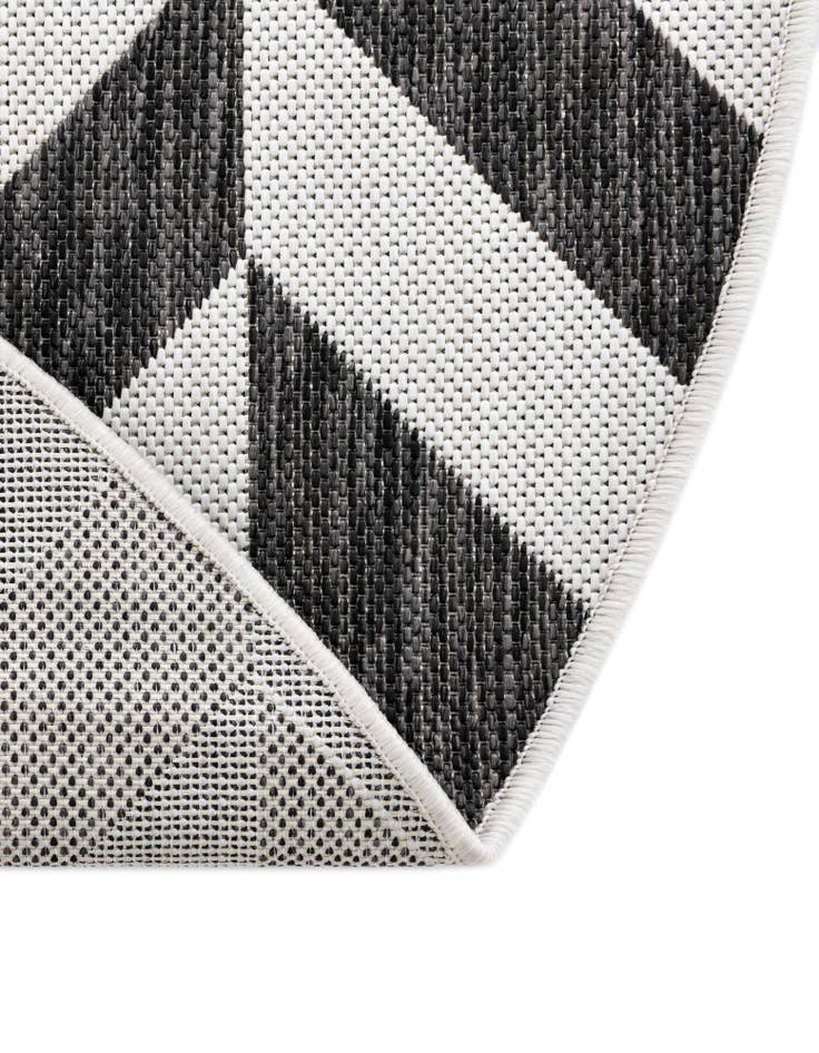 Detail image of  6' 7 x 6' 7  Washable Jill Zarin Napa Indoor / Outdoor Round Rug