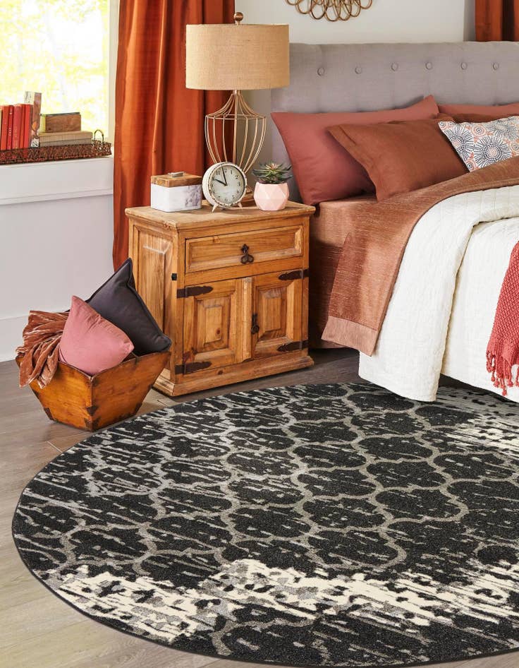 Detail image of 6' x 6' Lattice Round Rug