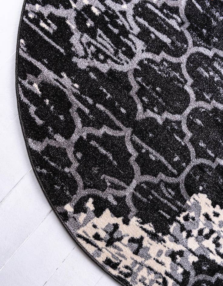 Detail image of 6' x 6' Lattice Round Rug