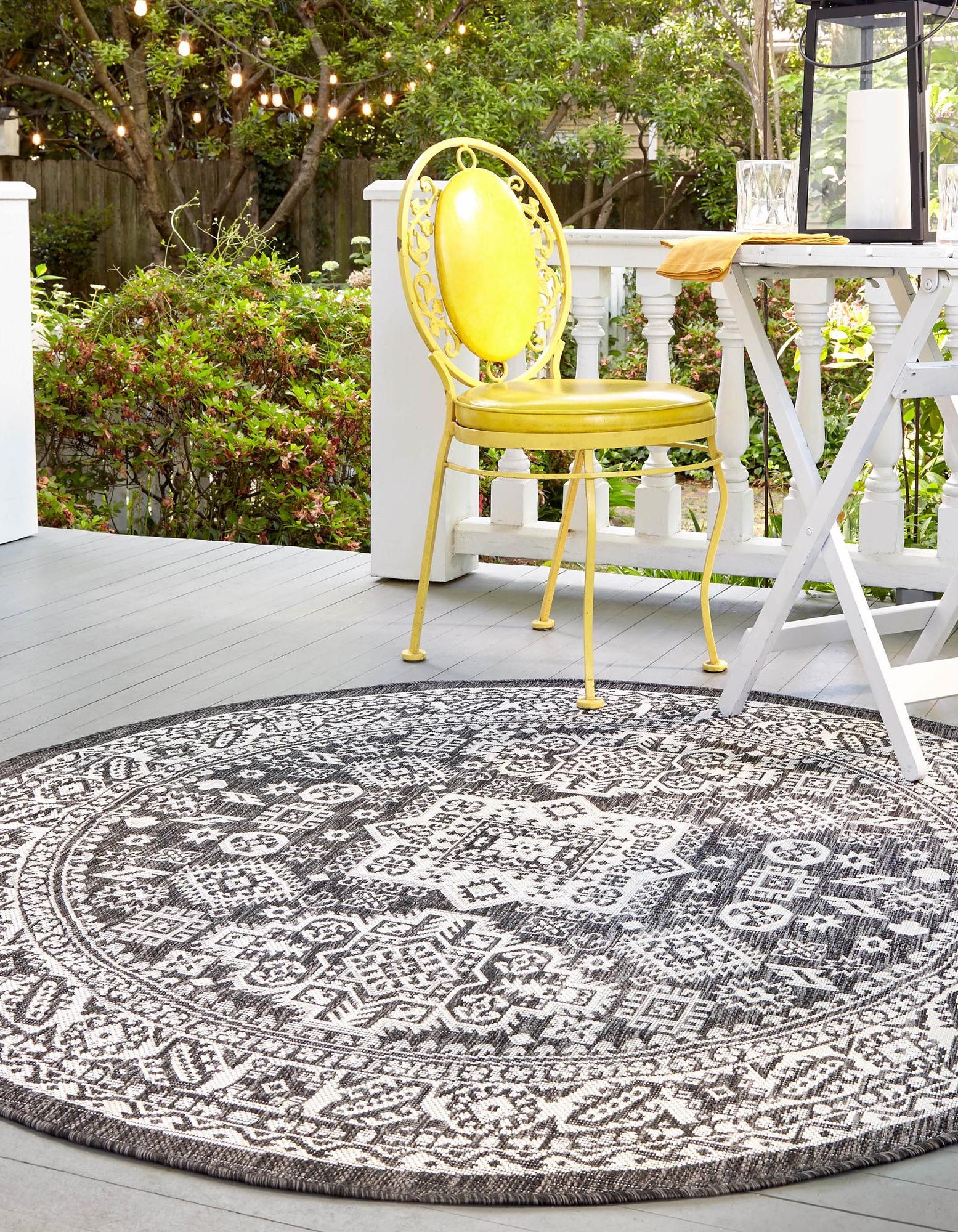 Charcoal Gray 6' x 6' Aztec Indoor / Outdoor Round Rug | Rugs.com