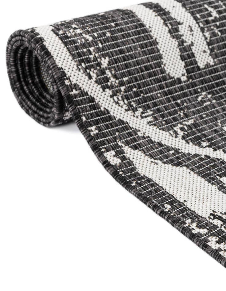 Detail image of  3' x 3'  Washable Bohemian Indoor / Outdoor Round Rug