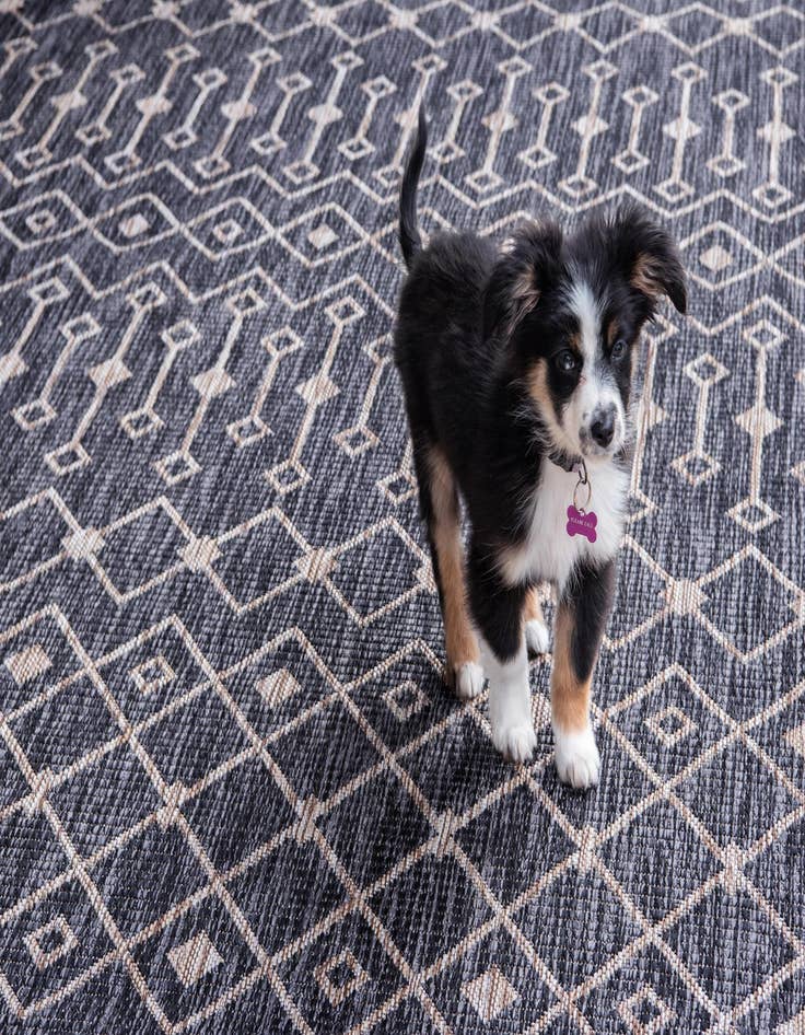 Detail image of  3' x 3'  Washable Lattice Indoor / Outdoor Round Rug