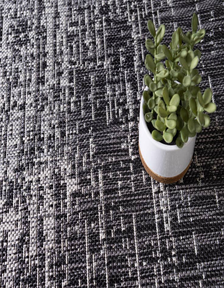 Detail image of  13' x 13'  Washable Modern Indoor / Outdoor Round Rug