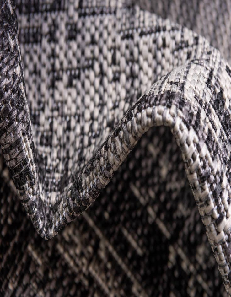 Detail image of  13' x 13'  Washable Modern Indoor / Outdoor Round Rug