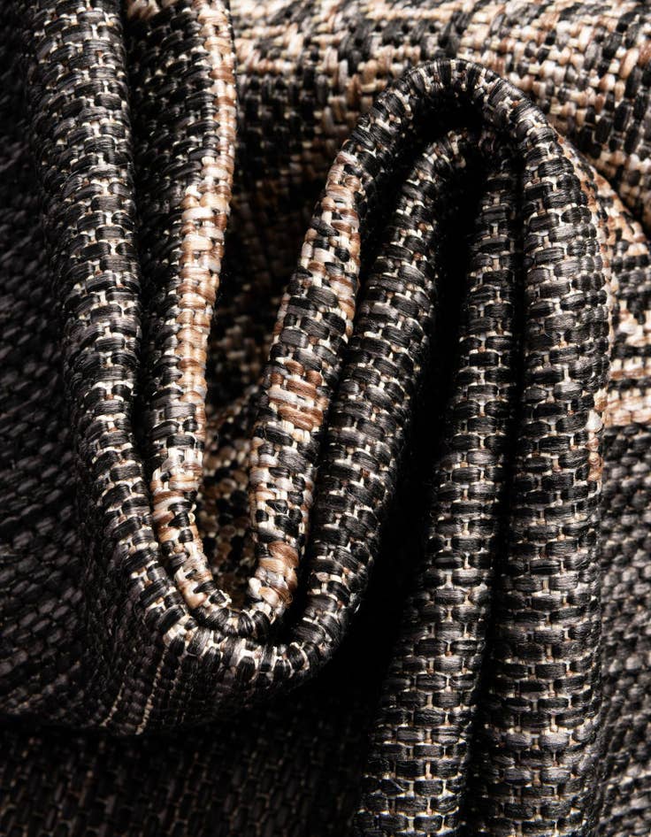 Detail image of  4' x 4'  Washable Traditional Indoor / Outdoor Round Rug